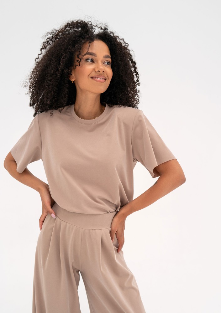 Rebel - Beige T-shirt with shoulder pads