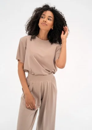 Rebel - Beige T-shirt with shoulder pads