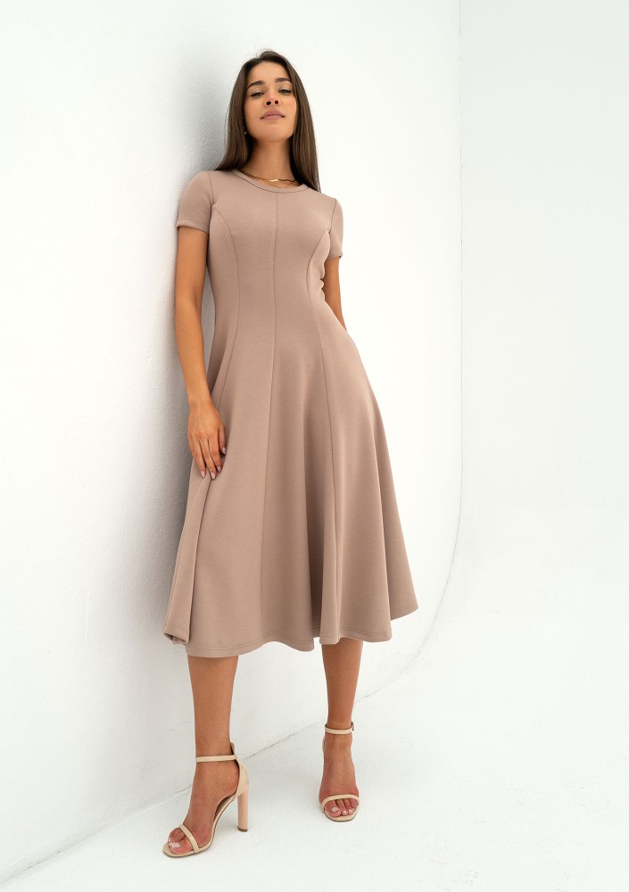 Jasmen - Rozkloszowana sukienka midi Latte