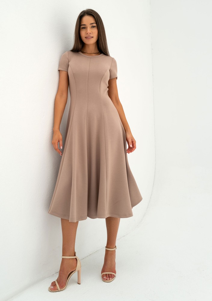 Jasmen - Rozkloszowana sukienka midi Latte