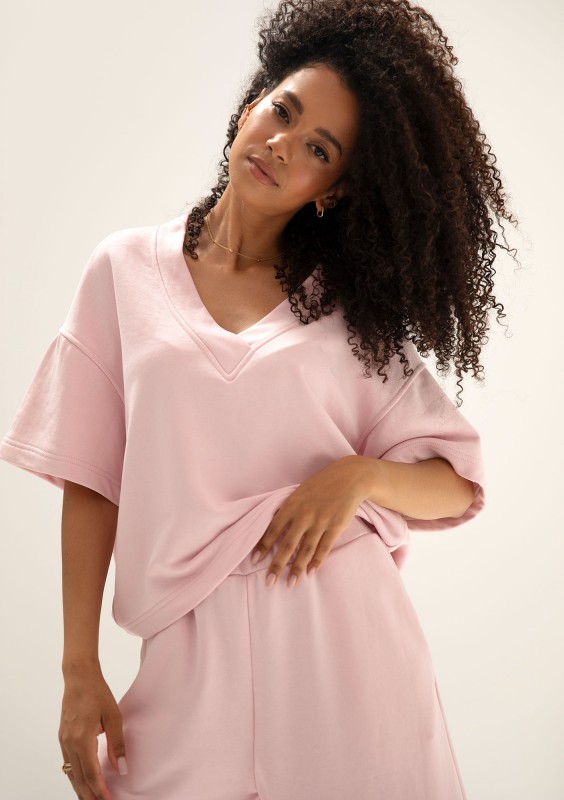 Cozy Flow - Pink oversized cotton v-neck sweatshirt