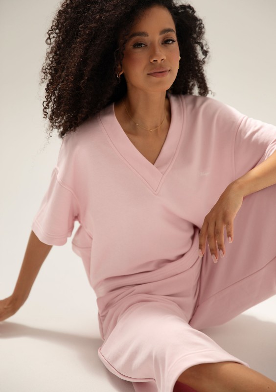 Cozy Flow - Pink oversized cotton v-neck sweatshirt