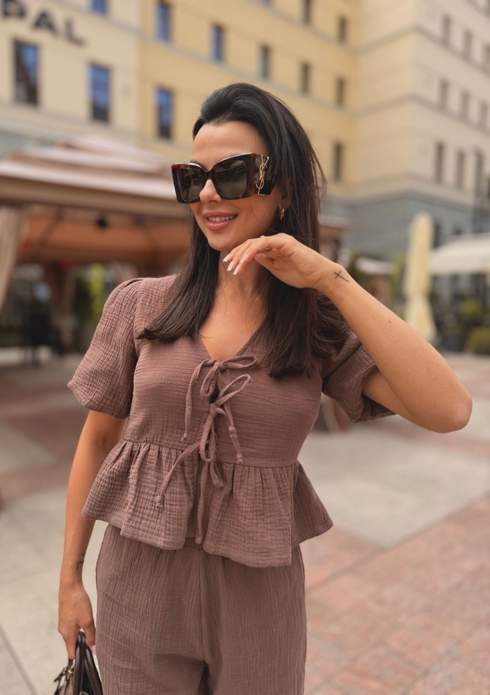 Juliet - Brown muslin blouse