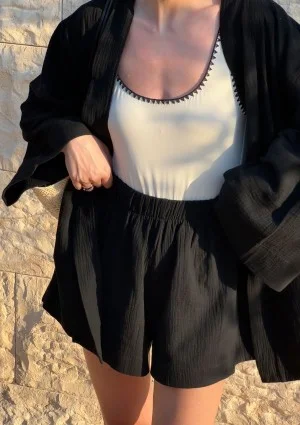 Pavla - Black muslin shorts