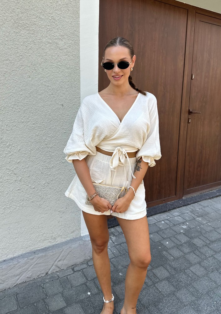 Omazi - Creamy white muslin shorts