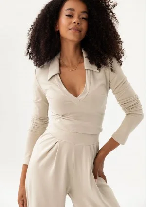 Loren - Beige V-necked top