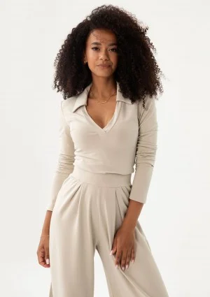 Loren - Beige V-necked top