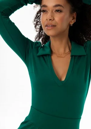 Loren - Green V-necked top