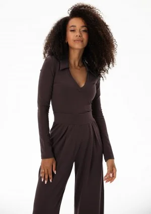 Loren - Brown V-necked top