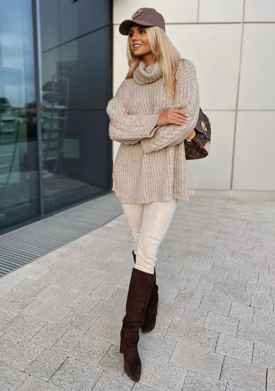 Ingrid - Loose beige turtleneck sweater