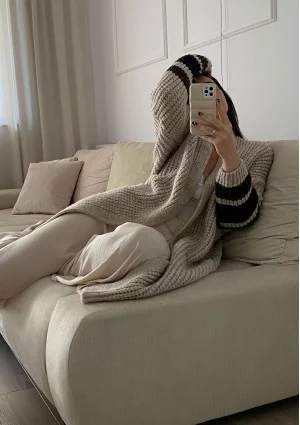 Vind - Long cardigan in dark stripes