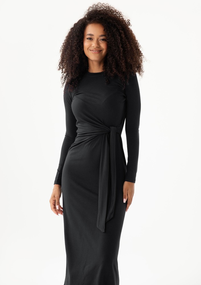 Solene - Black fitted midi dress