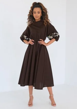 Mabel - Embroidered brown midi dress