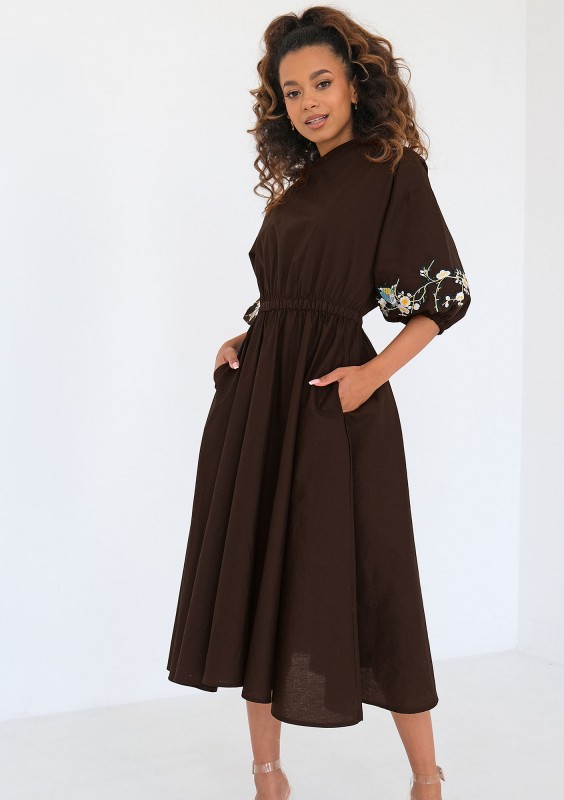Mabel - Embroidered brown midi dress
