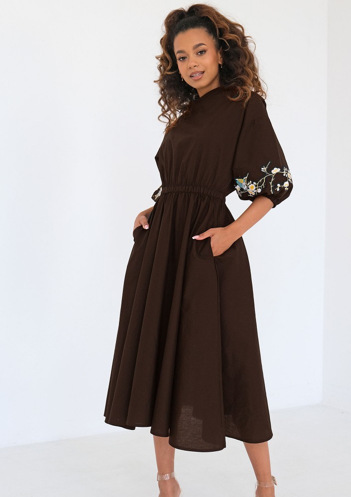Mabel - Embroidered brown midi dress