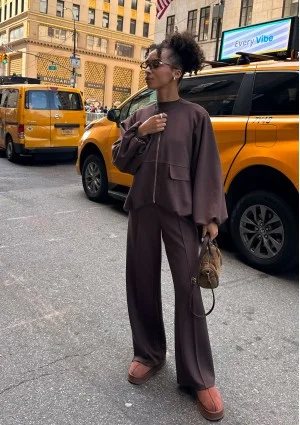 Bumo - Bluza brązowa bomberka z dzianiny soft