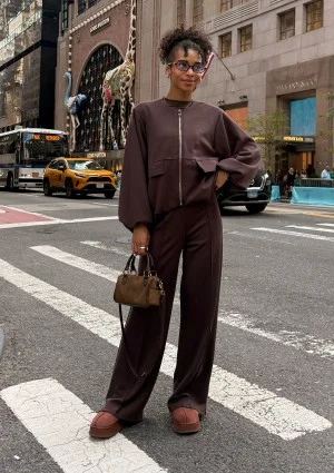 Taro - Spodnie z kantem z dzianiny soft Brown