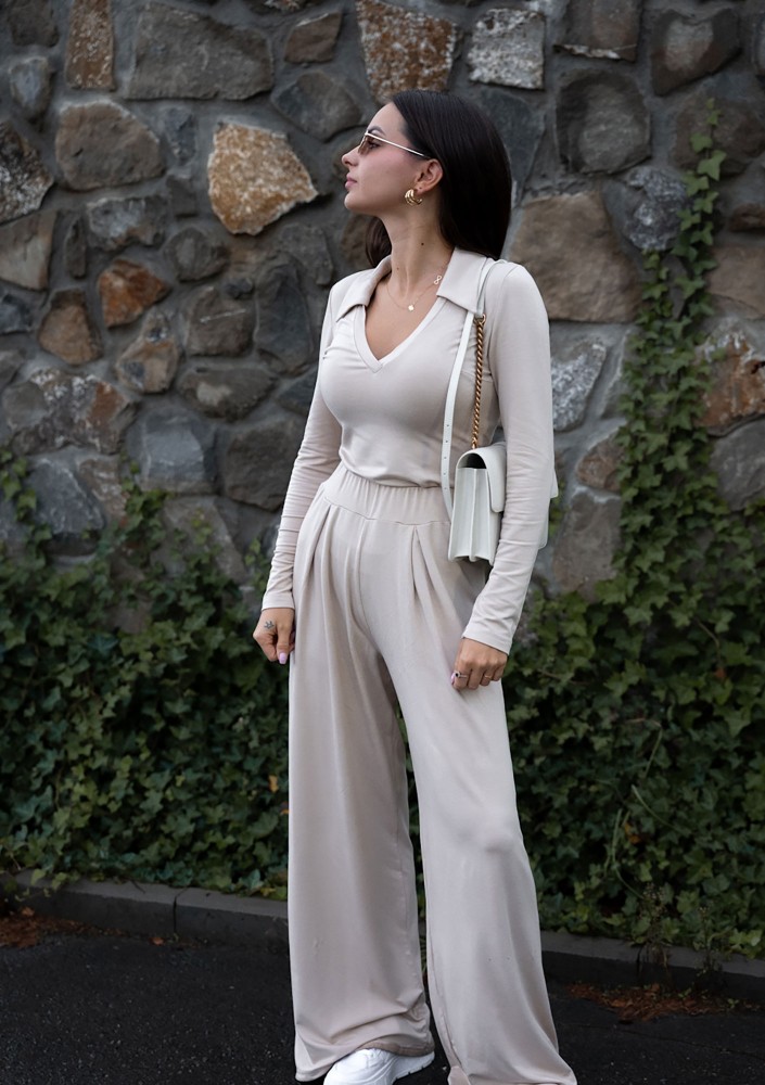 Loren - Beige V-necked top