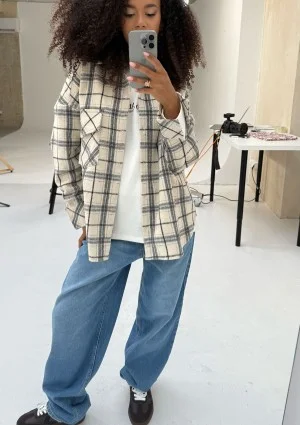 Shay - Koszula oversize z miękkiej flaneli w kratę Vanilla Ink