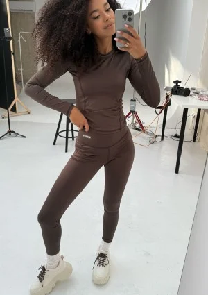 Nomad - Chocolate brown sports top with long sleeves