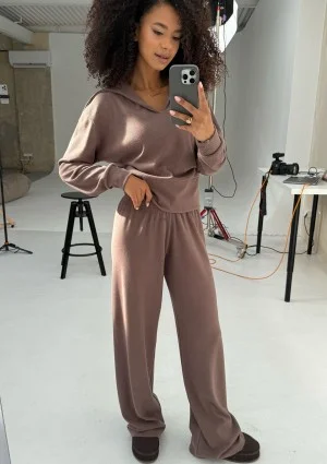 Loungey - Bluza z kołnierzem z wiskozy w prążek Cocoa