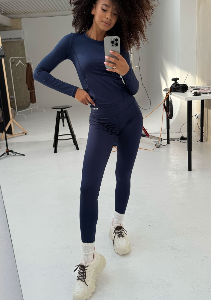 Nomad - Navy blue sports top with long sleeves