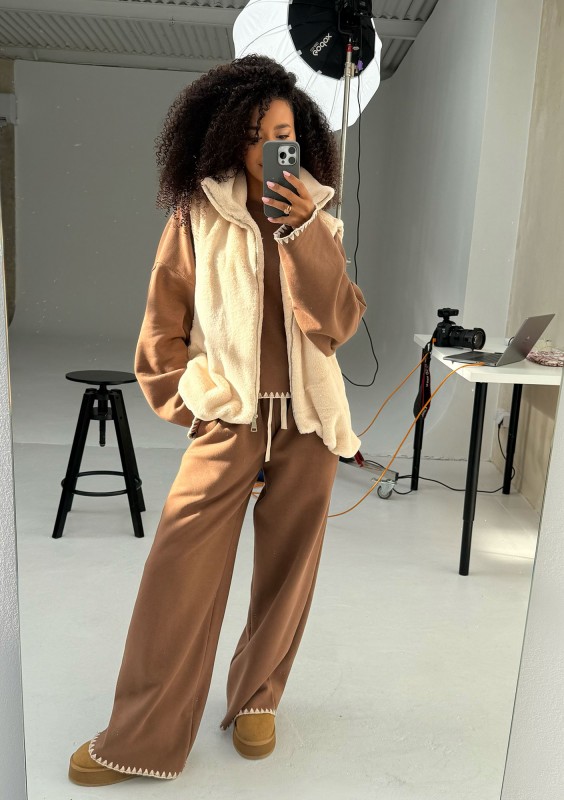 Muffi - Beige faux fur oversize sleeveless jacket