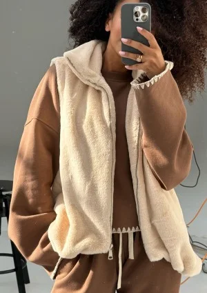 Muffi - Beige faux fur oversize sleeveless jacket