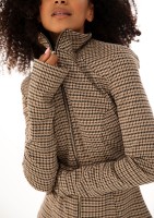 Vera - Soft jacket z wyprofilowaną talią i poduszkami w pepitkę