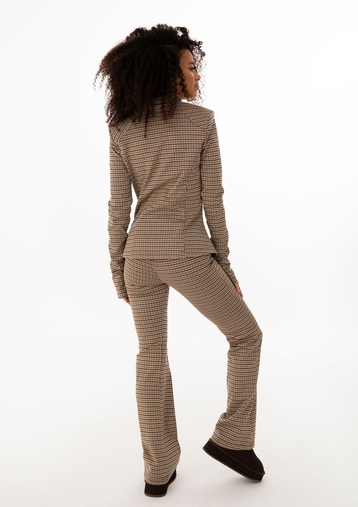 Vera - Soft jacket z wyprofilowaną talią i poduszkami w pepitkę