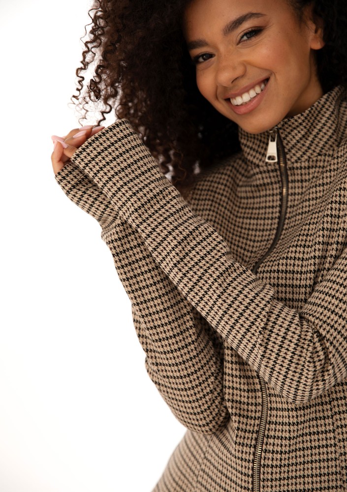 Vera - Soft jacket z wyprofilowaną talią i poduszkami w pepitkę