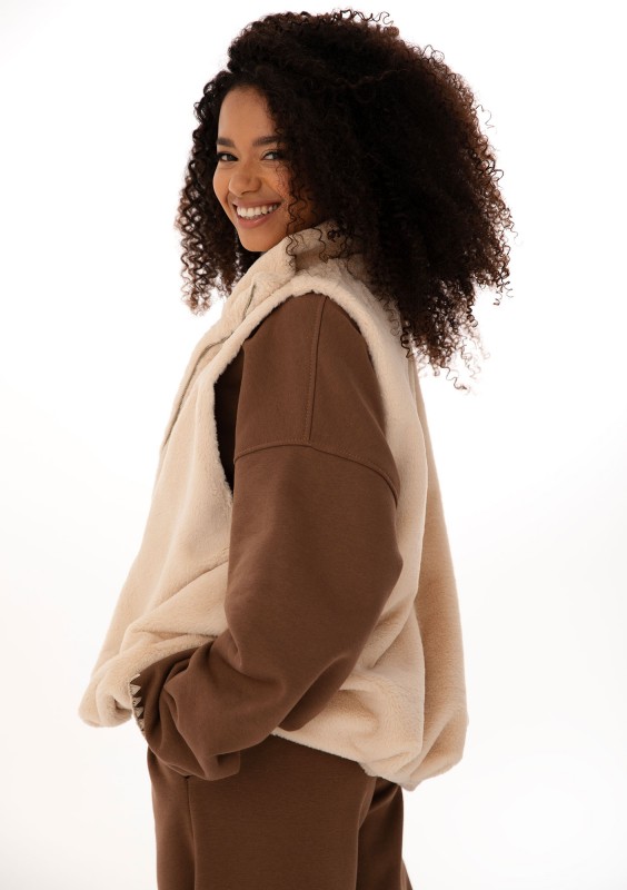 Muffi - Beige faux fur oversize sleeveless jacket