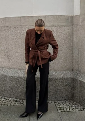 Brune - Brown faux suede blazer