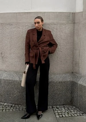 Brune - Brown faux suede blazer