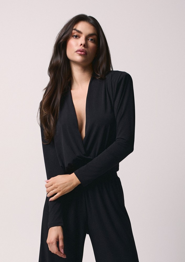 Criss - Black wrap top with elegant shoulder pads