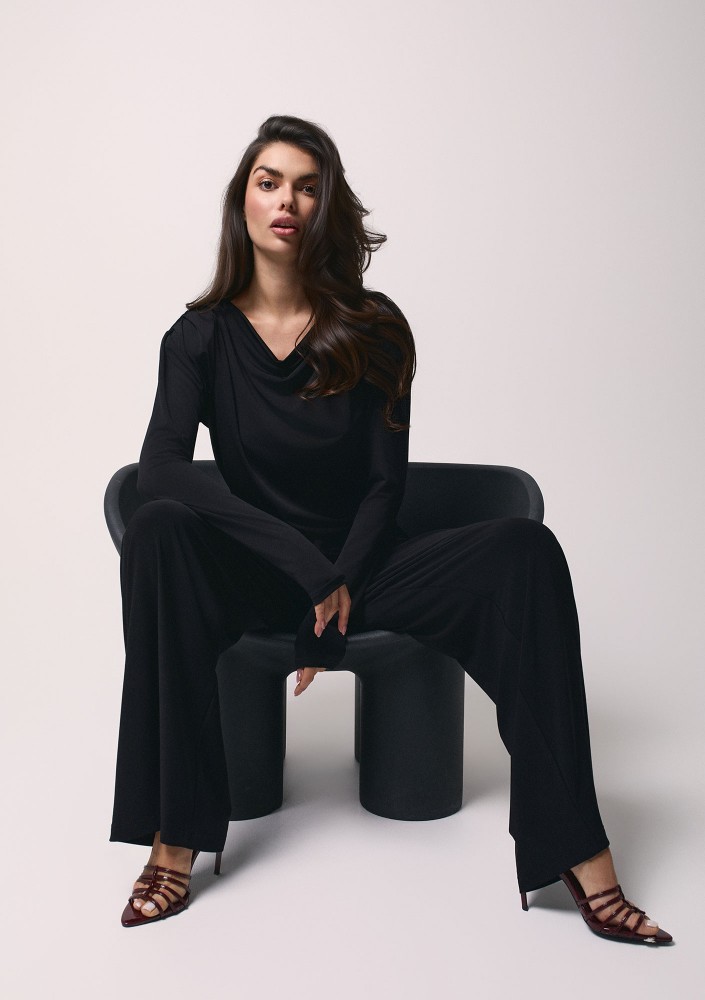 Drape - Black top with elegant shoulder pads