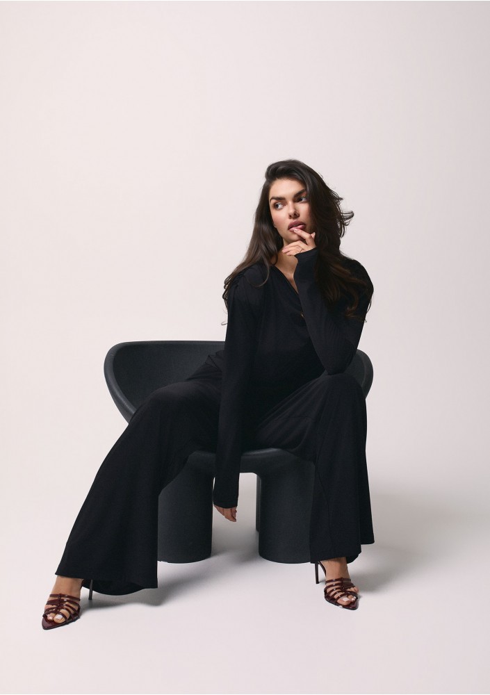 Drape - Black top with elegant shoulder pads