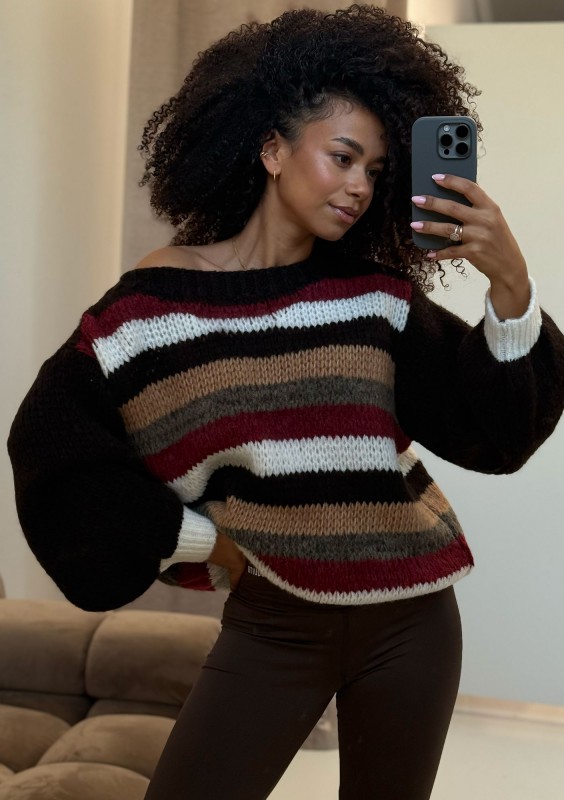 Snug Stripe - Cozy brown striped sweater