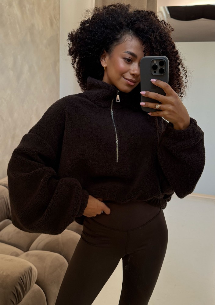 Sherpa - Zipped up brown fleece jumper