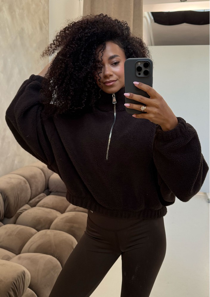 Sherpa - Zipped up brown fleece jumper