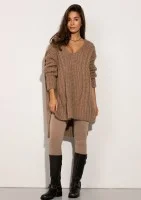 Lofty Long – Długi sweter oversize o grubym splocie z warkoczem Latte