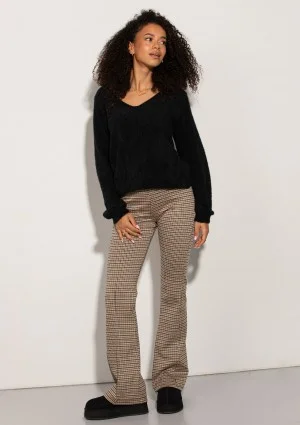 Plush - Black fluffy sweater with a ''V'' neckline