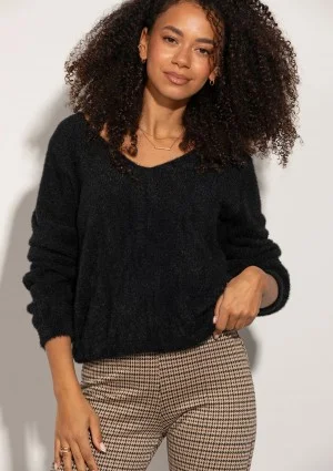 Plush - Black fluffy sweater with a ''V'' neckline