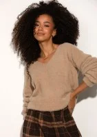 Plush - Latte beige luffy sweater with a ''V'' neckline