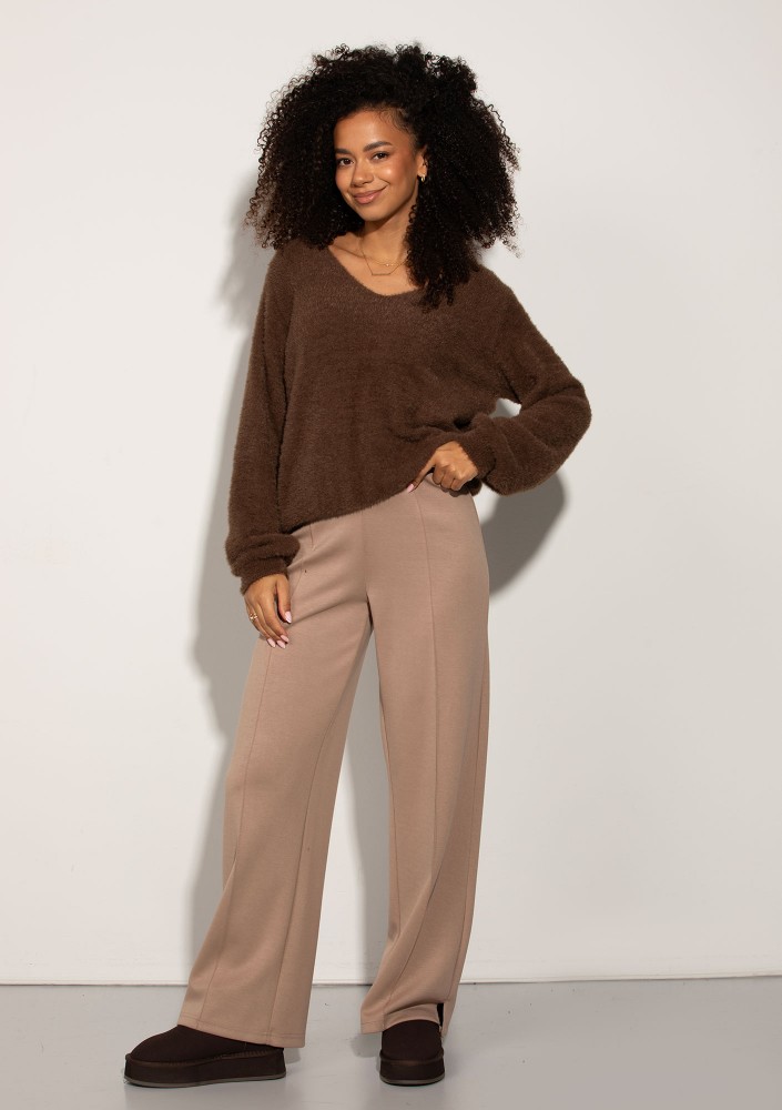 Plush - Brown fluffy sweater with a ''V'' neckline