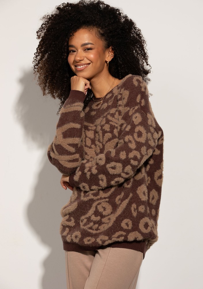 Wilder - Brown sweater with a subtle animal pattern