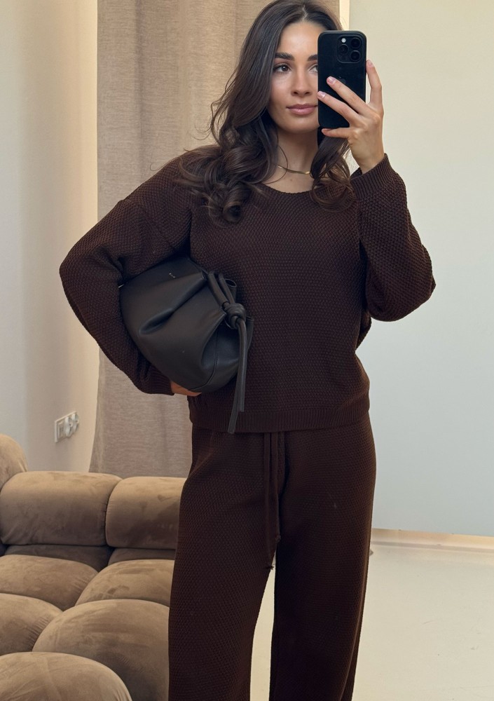 Misti - Brown waffle weaved sweater