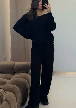 Misti - Black waffle weaved sweater