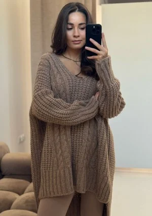 Lofty Long – Długi sweter oversize o grubym splocie z warkoczem Latte
