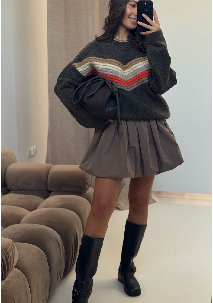 Chevron - Soft taupe sweater with multicolored pattern